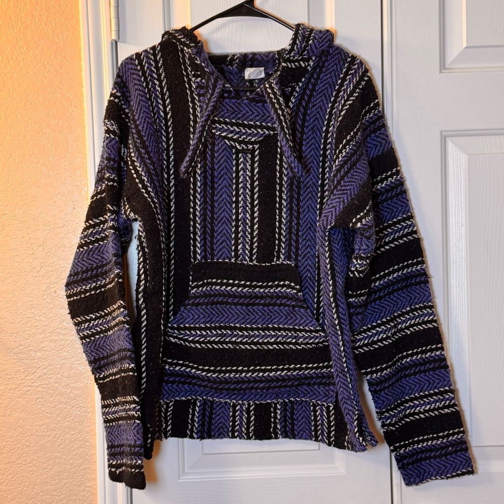 Outdoors Oland,‎ black & Blue Woven Oversized pullover hooded sweater.  Men’s M
